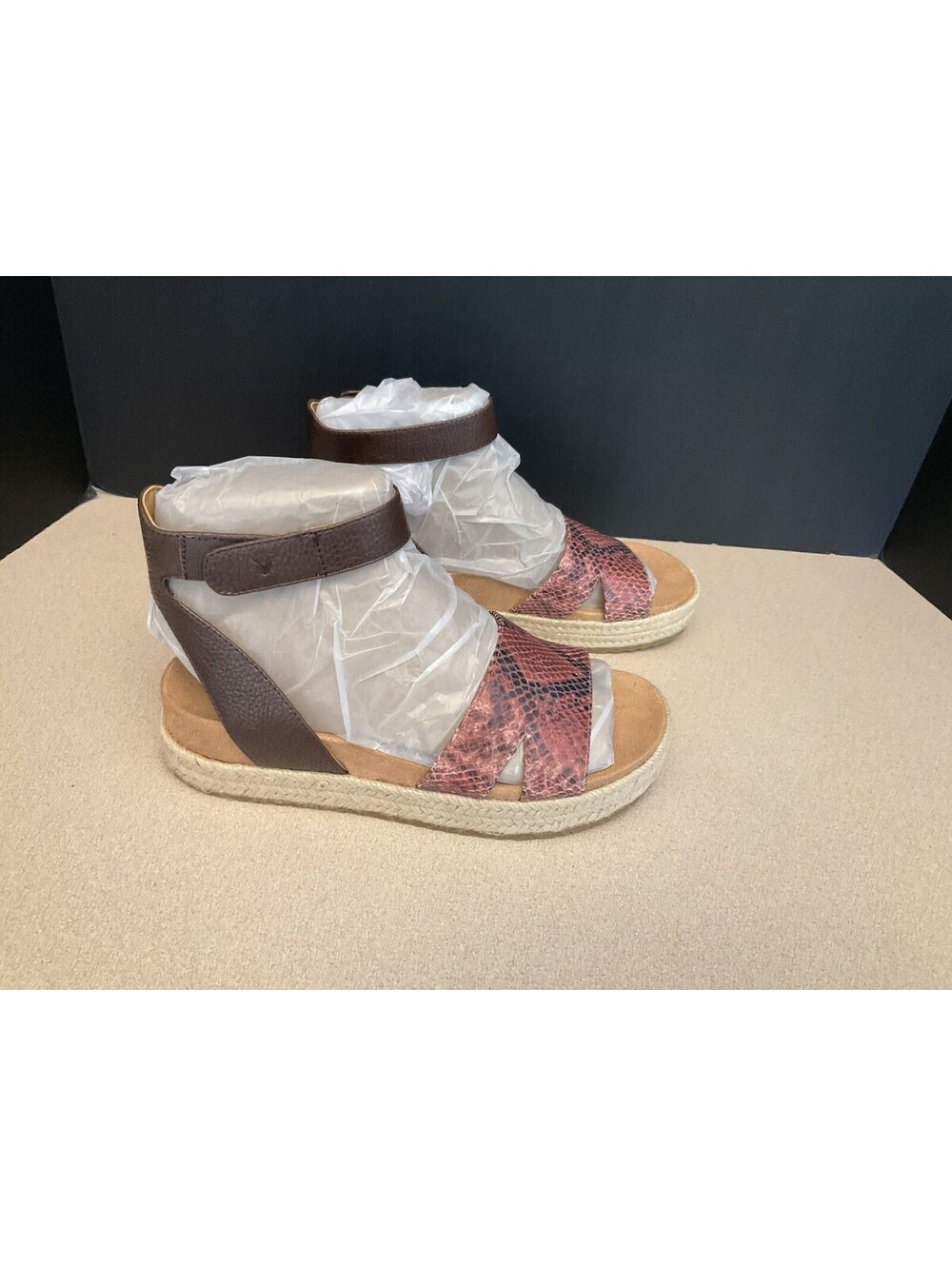 New! Womens Vionic Yucca Espadrille Snake Print Platform Sandals. Size 7. Nice!